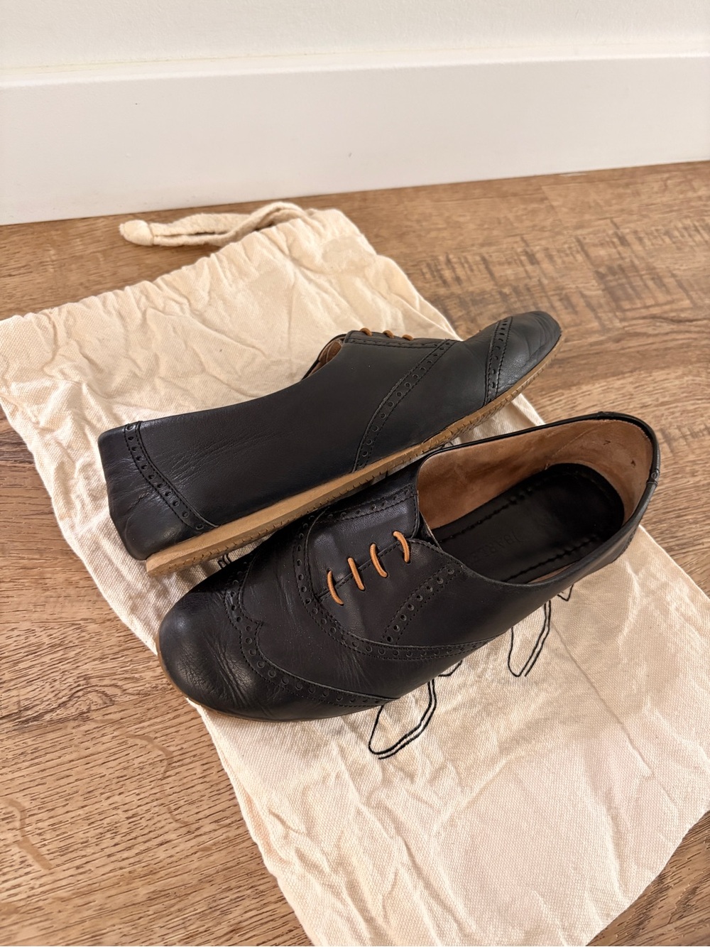 Poppy Barley 7 Black Leather Oxford Flat